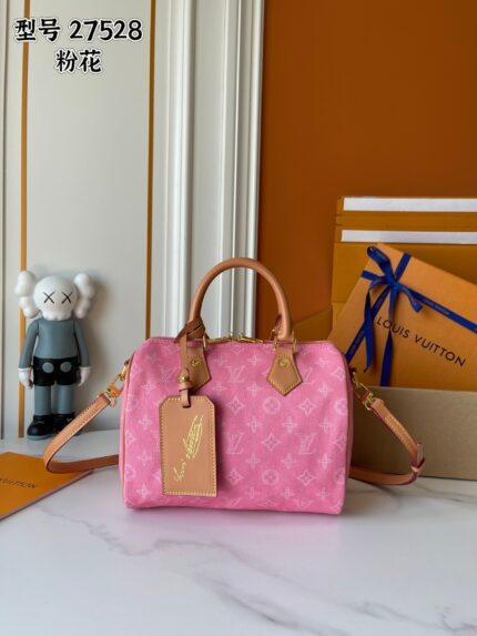 LV Pillow Bag（M40390）Size: 25x18.5cm