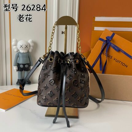 LV Mini Bucket Bag(M26284-M)Size: 20x18x6cm